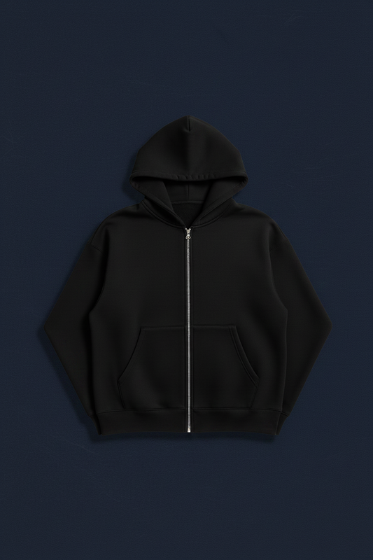 Pull noir à capuche