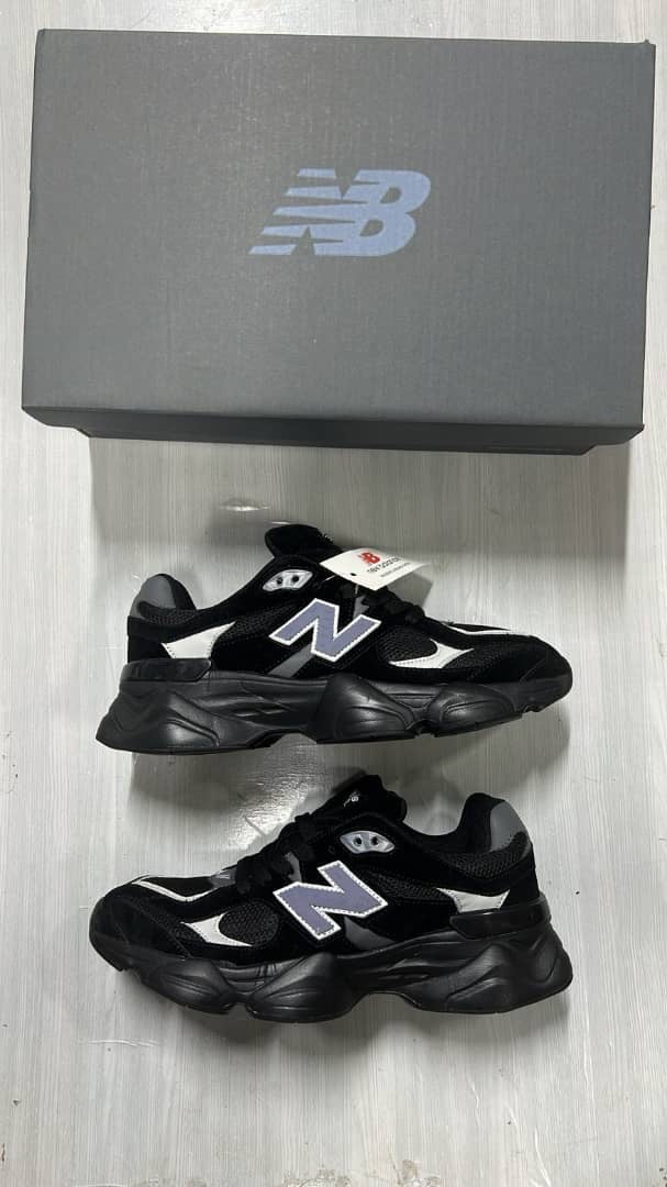 NEW BALANCE 9060
