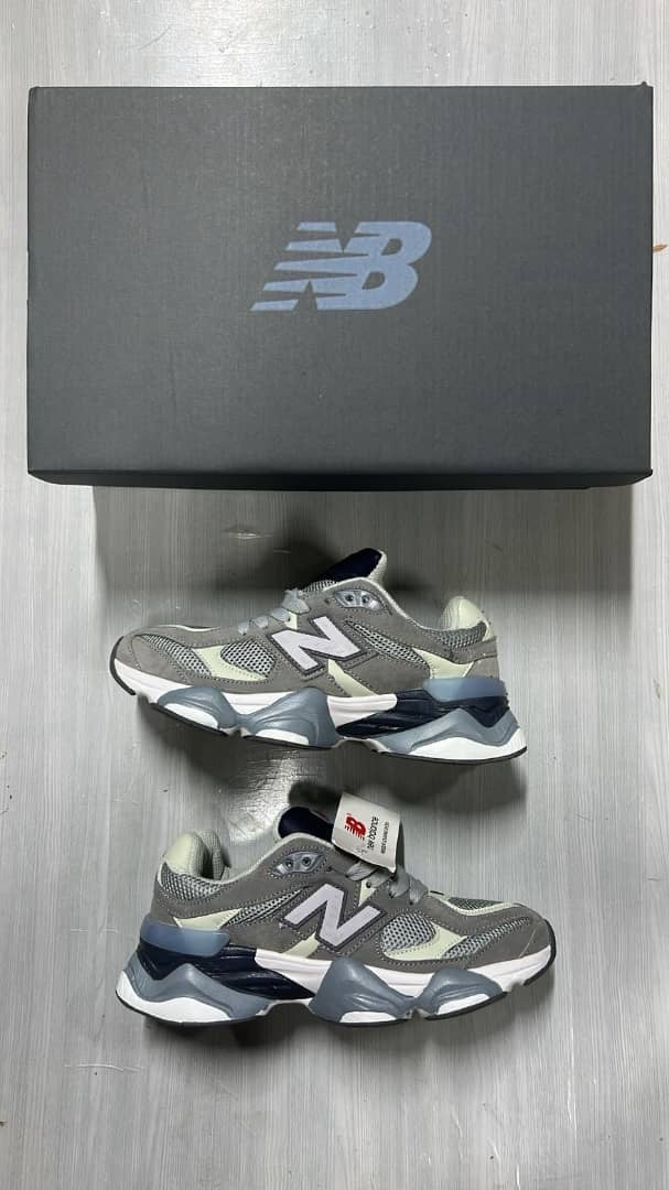 NEW BALANCE 9060
