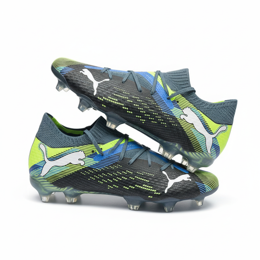 Bottines Puma gris et jaune sur fond blanc