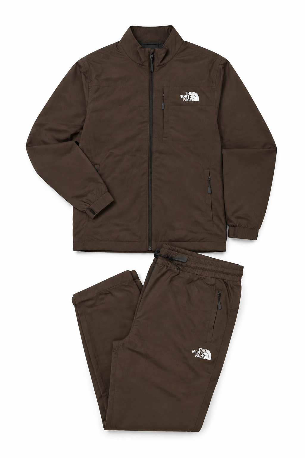 Ensemble marron sur fond blanc
