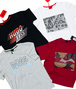 Les quatre t-shirts dans leur disposition originale