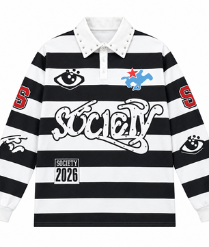 Polo noir et blanc sur fond blanc