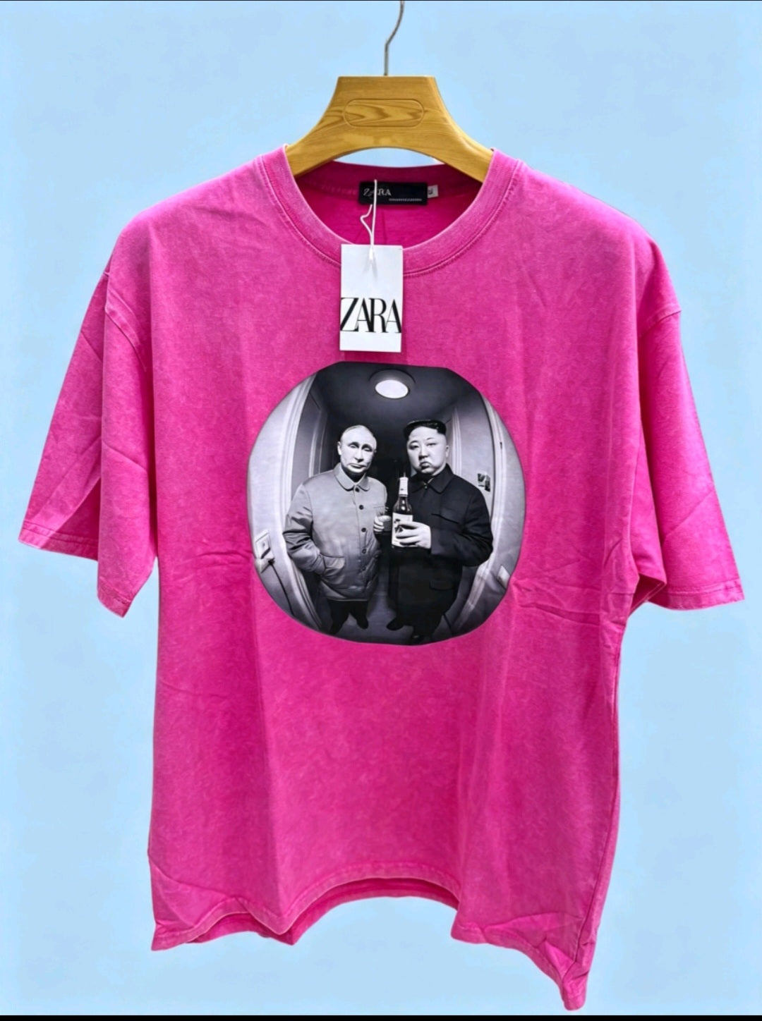 T-shirts rose.