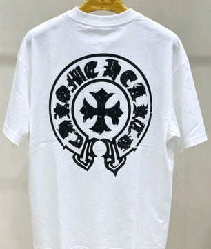 T-shirts blanc.