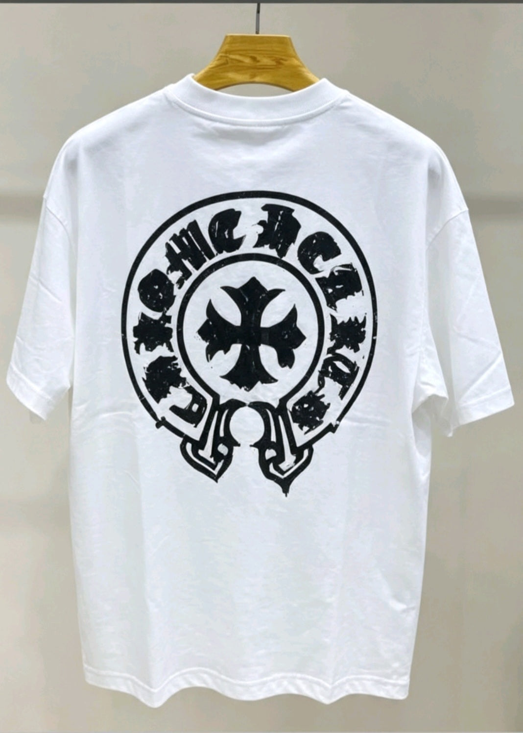 T-shirts blanc.
