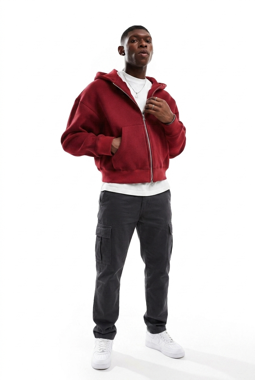 Pull rouge à capuche