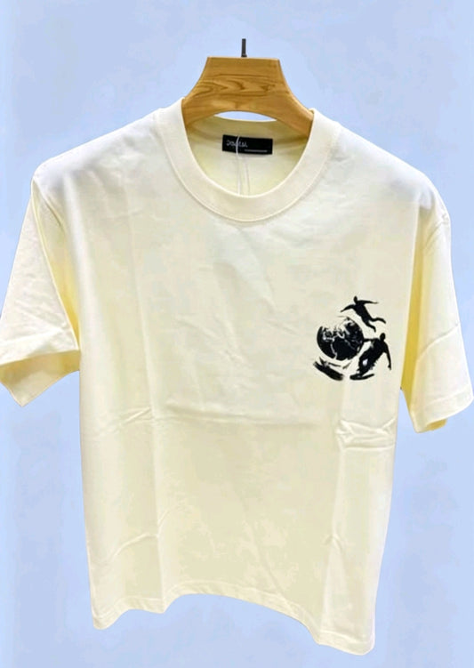 T-shirts jaune.