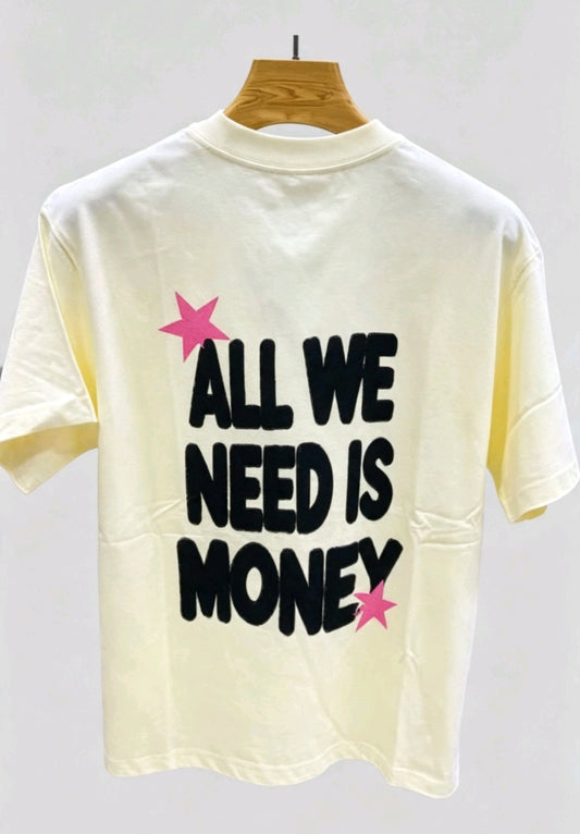 T-shirts jaune.