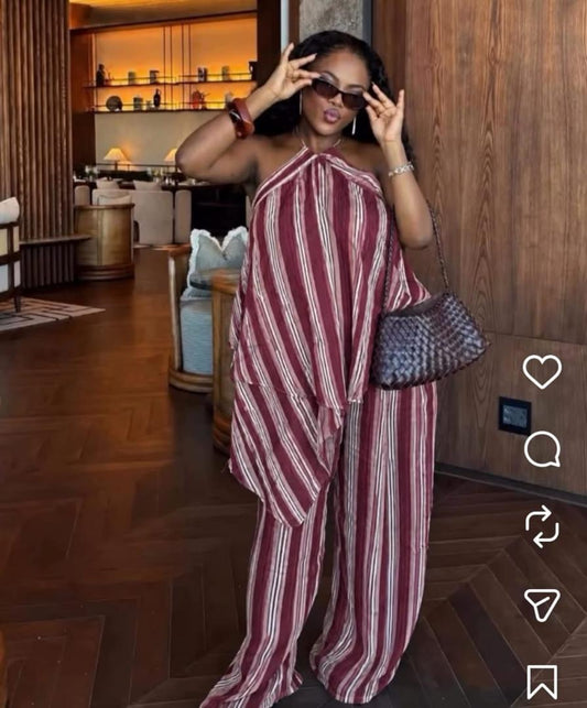Ensemble fluide bordeaux à fines rayures, haut drapé et pantalon large