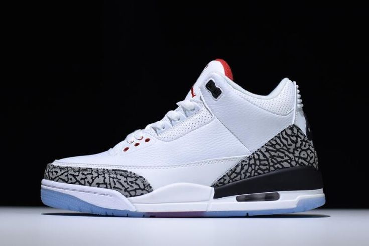 Air Jordan 3 Retro "UNC