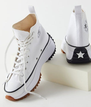 Converse run blanche