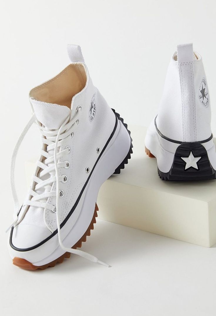 Converse run blanche