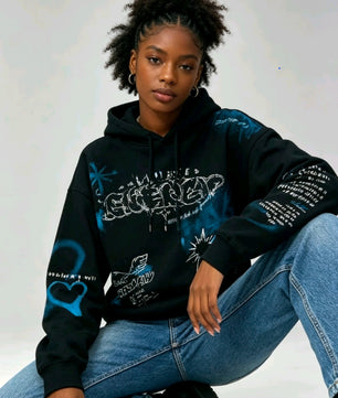 Pull noir graffiti bleu