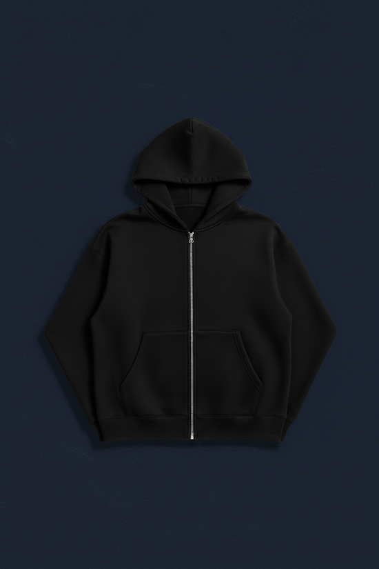Pull noir à capuche