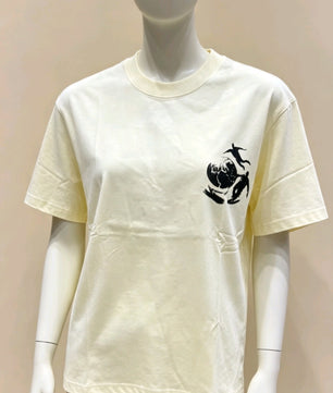 T-shirts jaune.