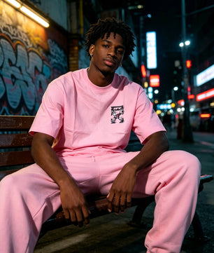 T-shirts rose et blanc.