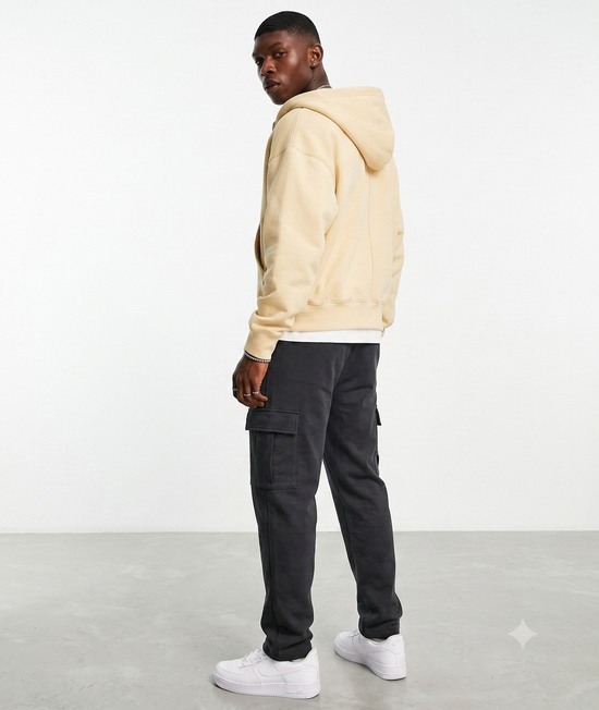 Pull jaune à capuche