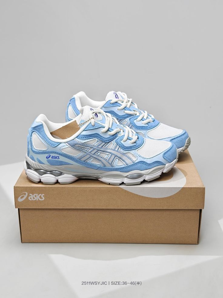 Chaussures Asics