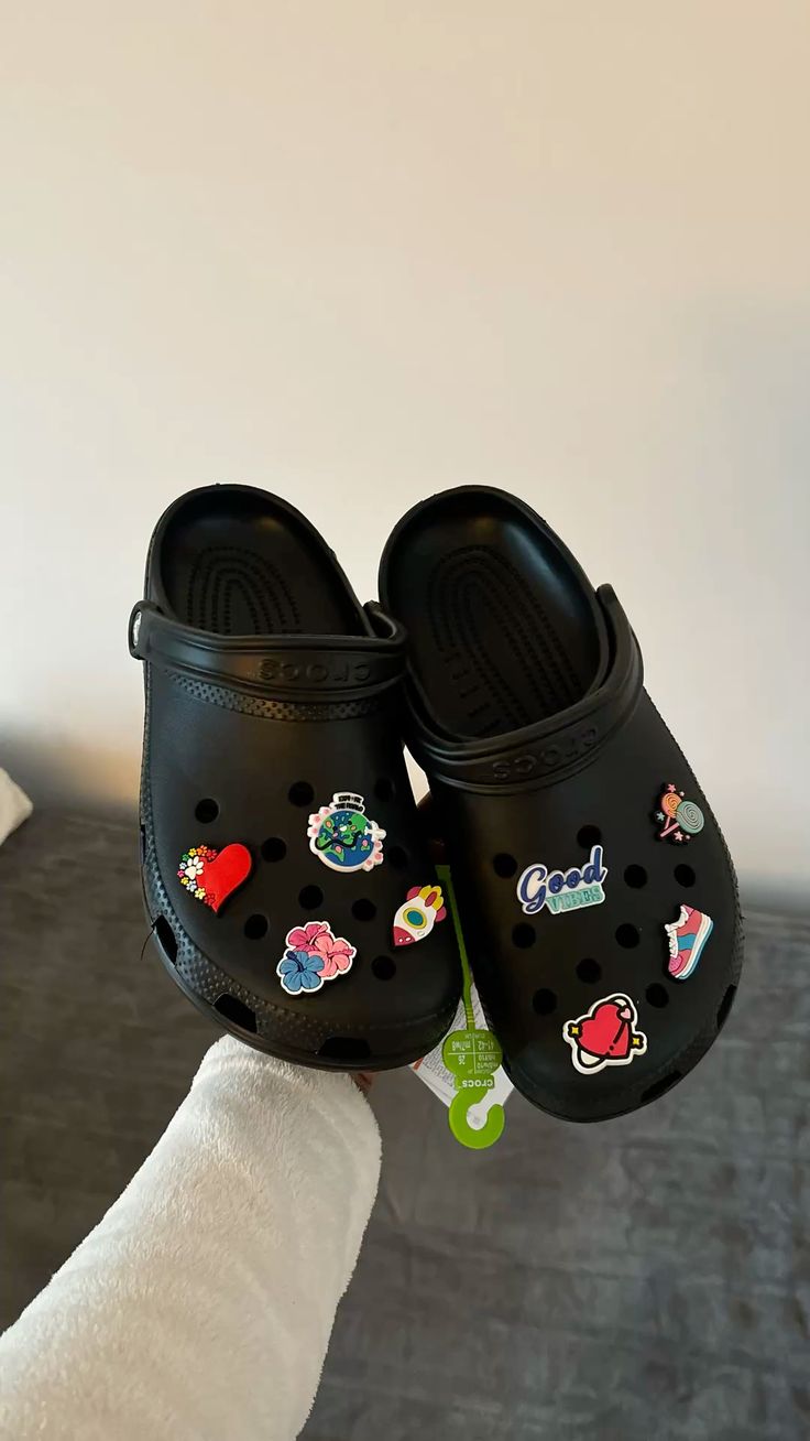 Crocs noir décoration personnalisable