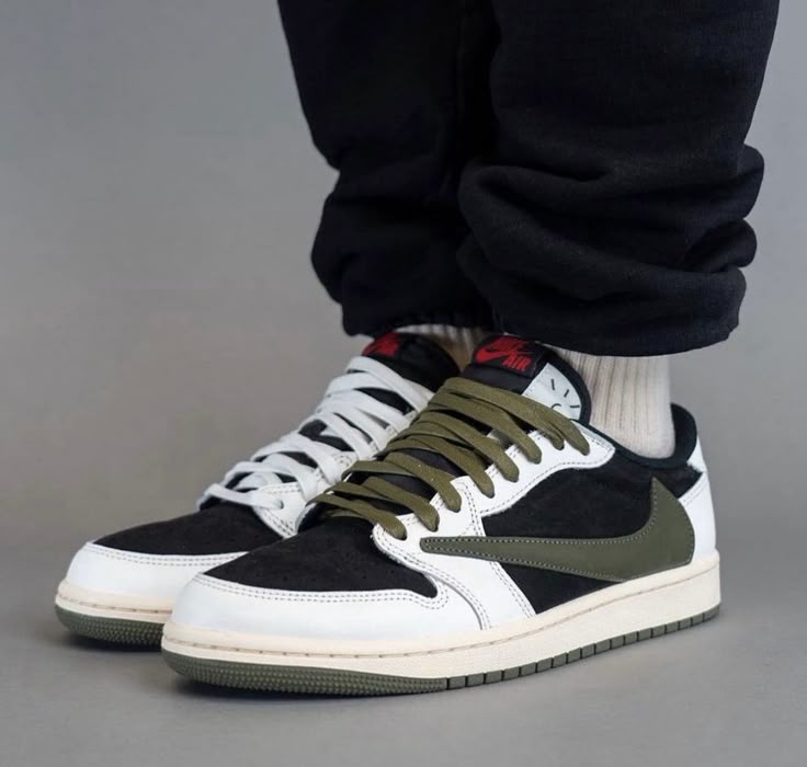 Nike Travis Scott Jordan 1