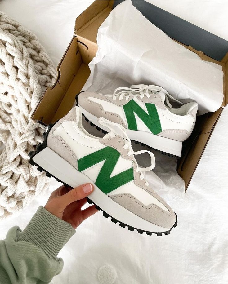 New Balance 327