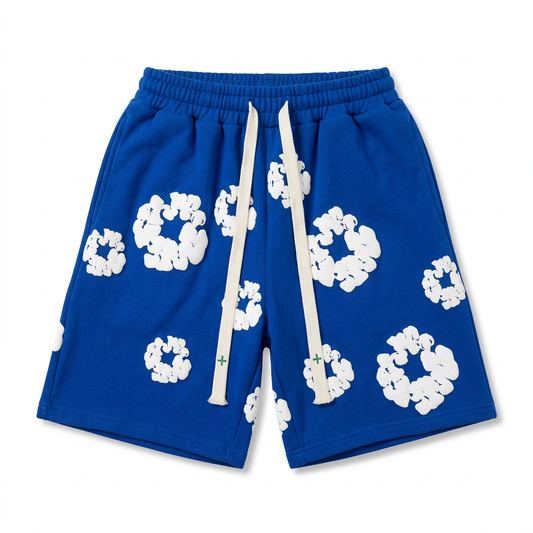 Short bleu royal sur fond blanc