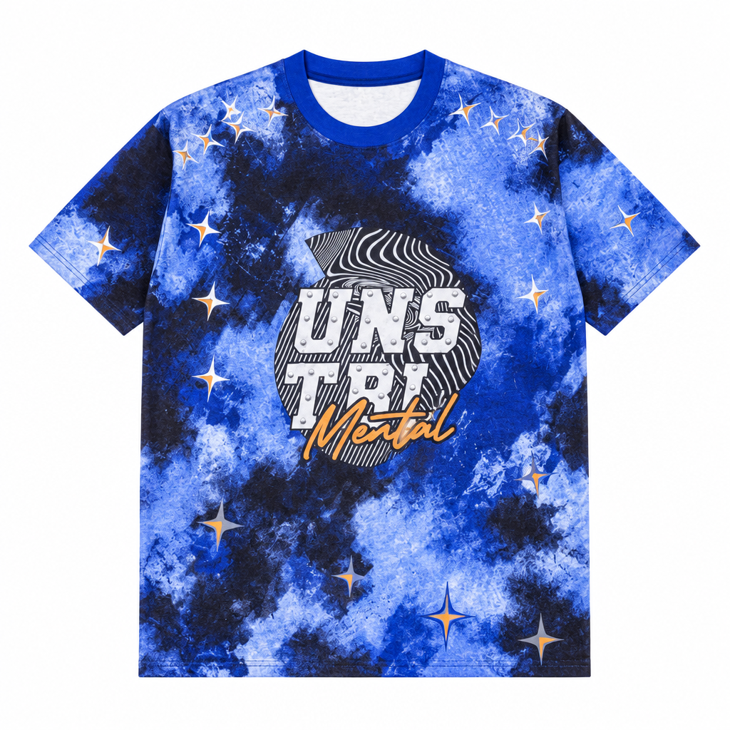T-shirt bleu sur fond blanc
