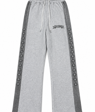 Vue de face du pantalon ample gris anthracite